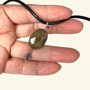 Oval LABRADORITE stone Pendant Necklace